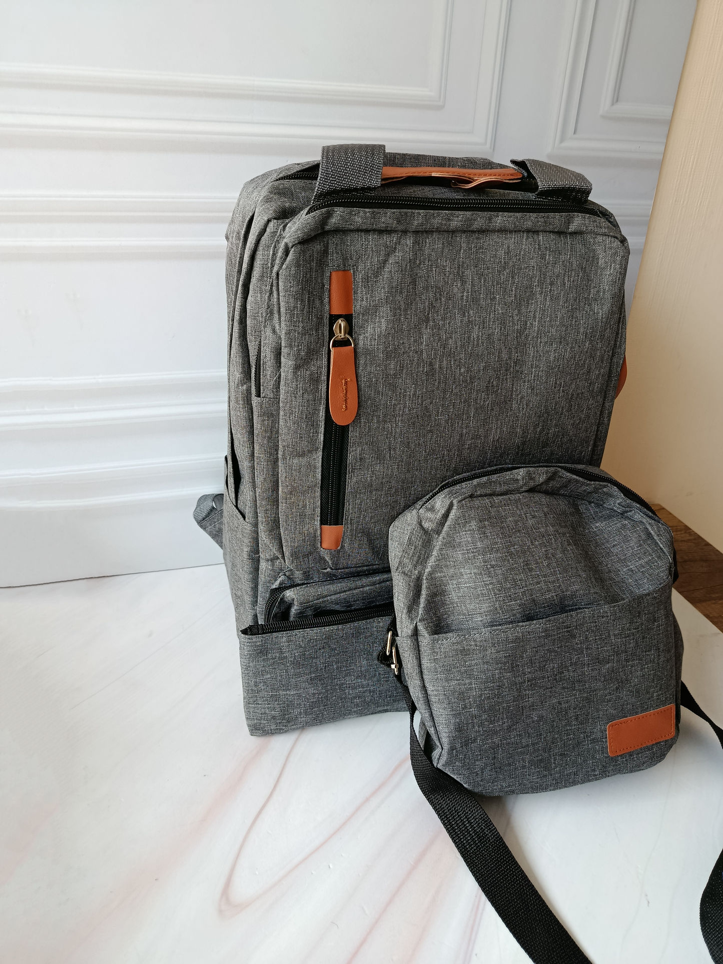 MOCHILA 3 EN 1 MULTIFUNCIONAL GRIS